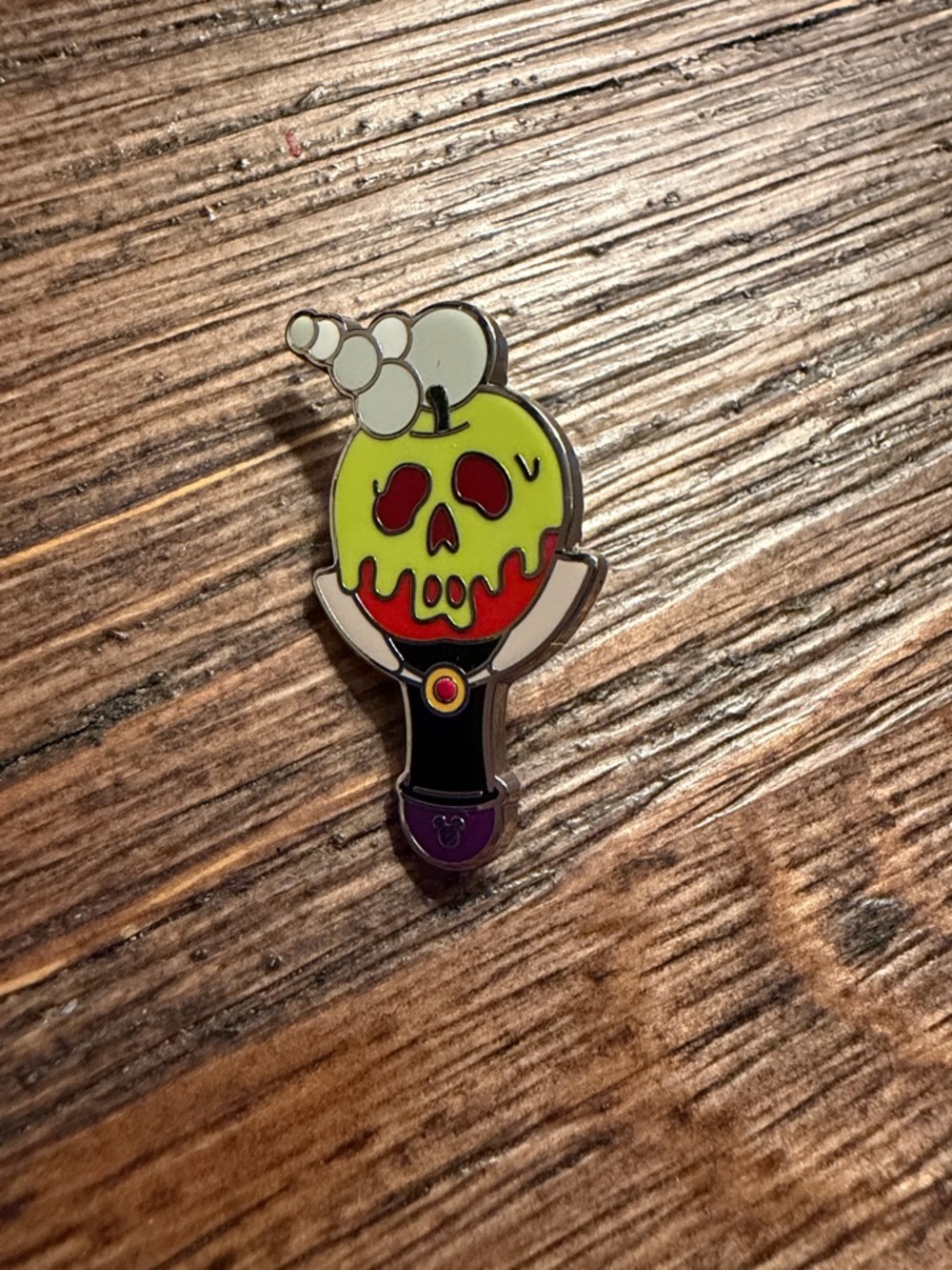 Evil Queen Bubble Wand Chaser Hidden Disney Pin